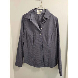 Womens - Van Heusen Plaid Button down Navy shirt. Size Small. Prefect condition.